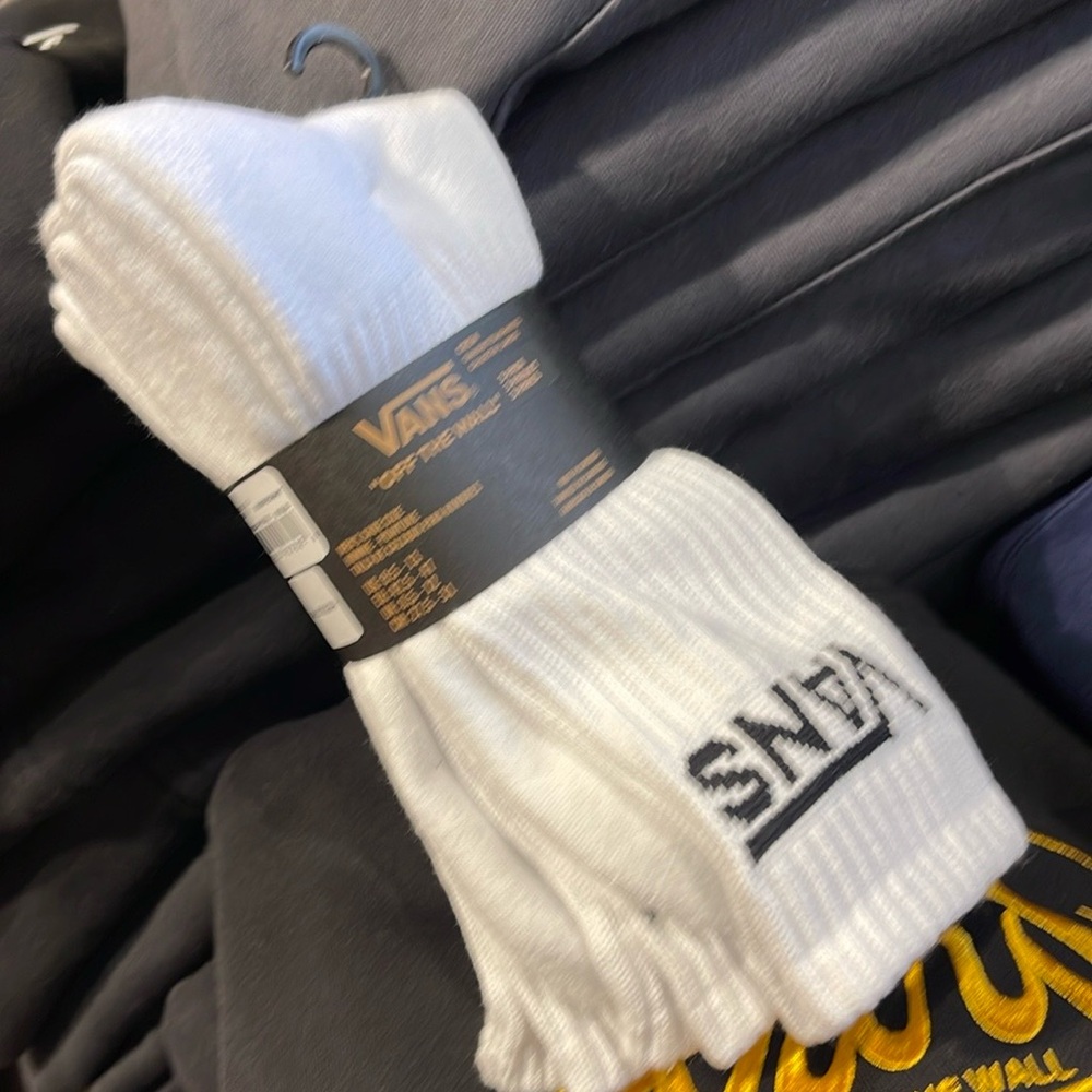Vans Socks 3 pairs set CREW VANS.
"OFF THE WALL" White/White
NWT - Picture 1 of 16